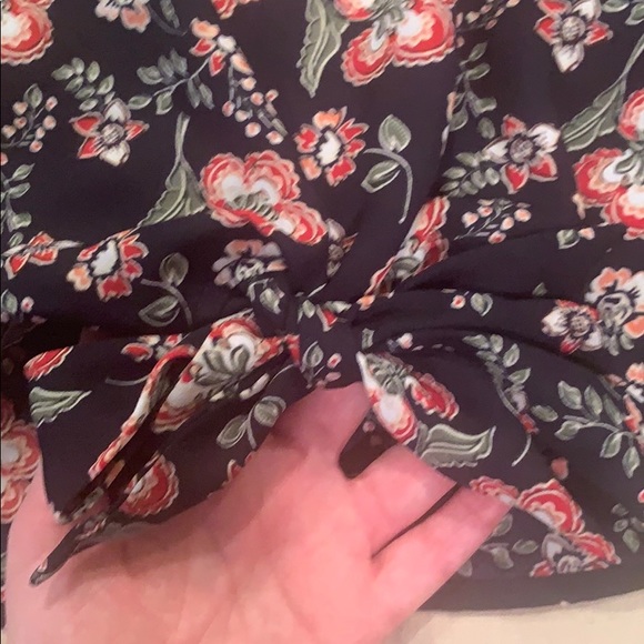 Navy Floral Como Vintage Tie-Front Top - Picture 4 of 7